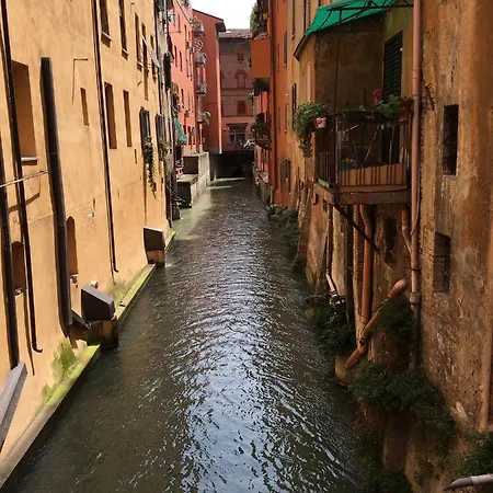 Monolocale Centro Storico Via Piella * Bologna